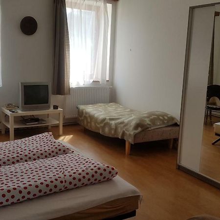 Petra Apartmanok Velem Exteriör bild