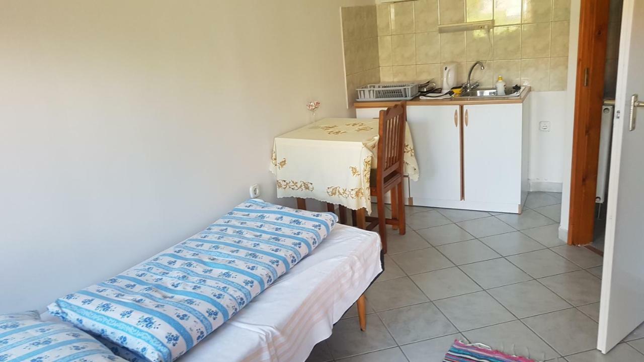 Petra Apartmanok Velem Exteriör bild